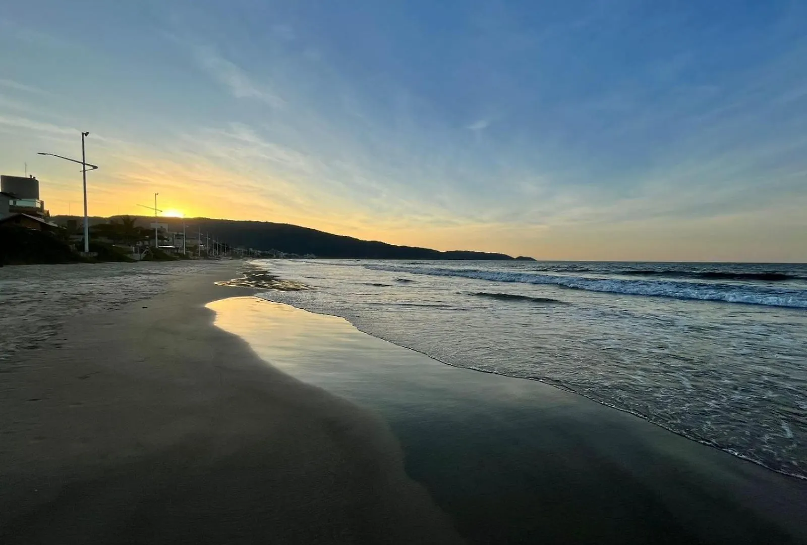 Apartamento B250 - Apto 3 Quartos Com Vista Mar Sobre Avenida Bombinhas